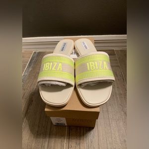NEW Steve Madden Ibiza slides